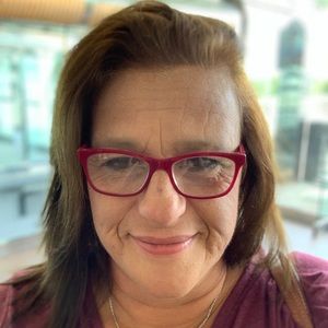 Meet your Posher, Claudia